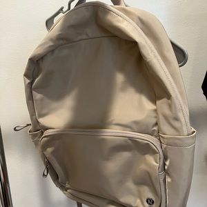 Lululemon everywhere backpack 22L brand new.